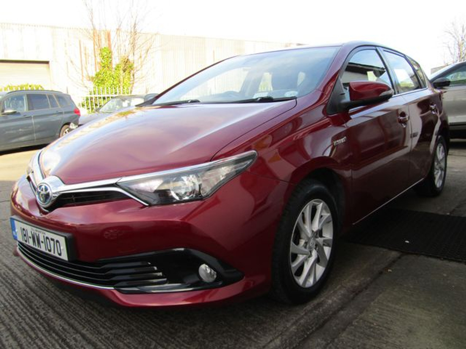 2018 Toyota Auris Hybrid Luna 4DR Auto €16,950