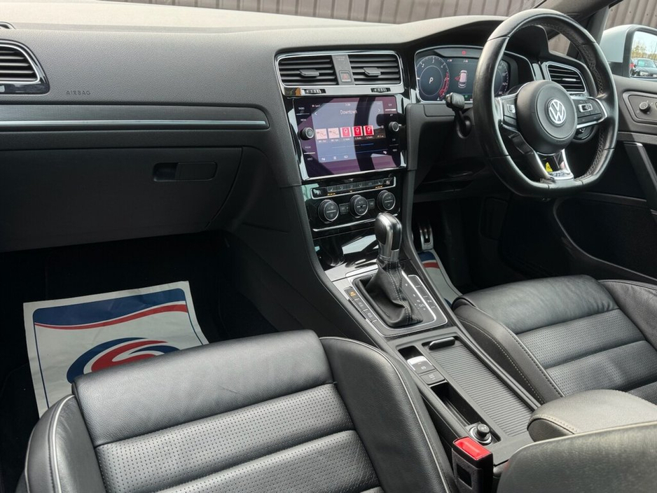 2017 Volkswagen Golf - image 10