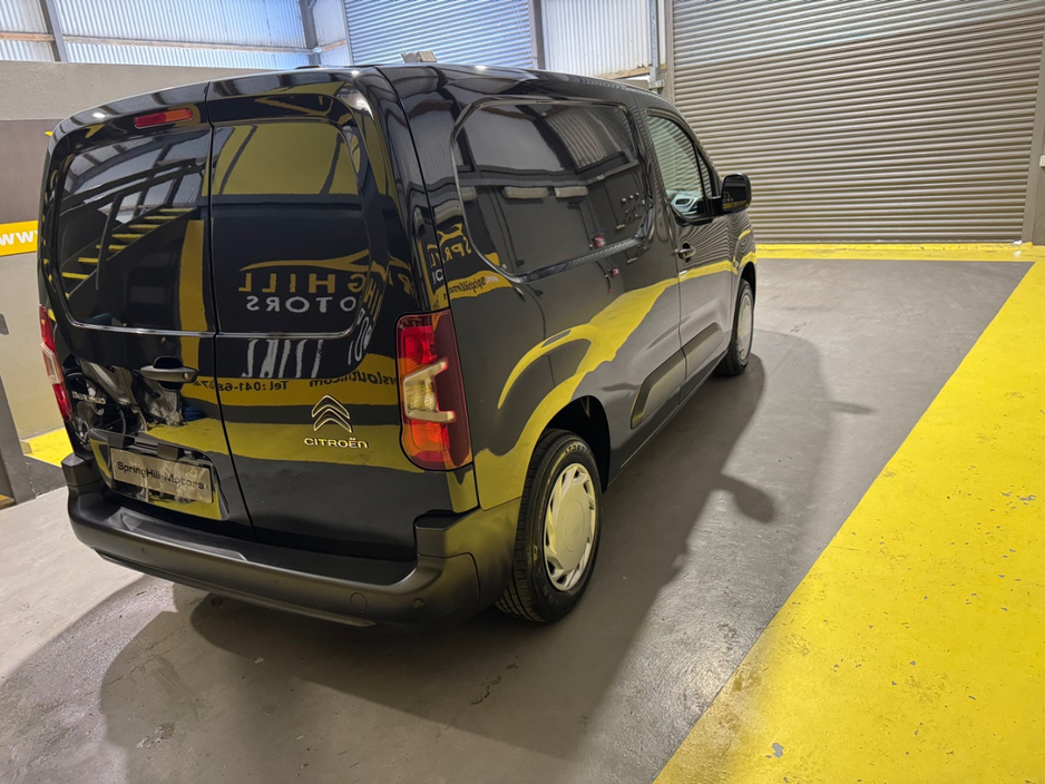 2021 Citroen Berlingo - image 4