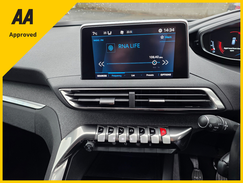 2020 Peugeot 3008 ALLURE * 1.5 DIESEL €17,900