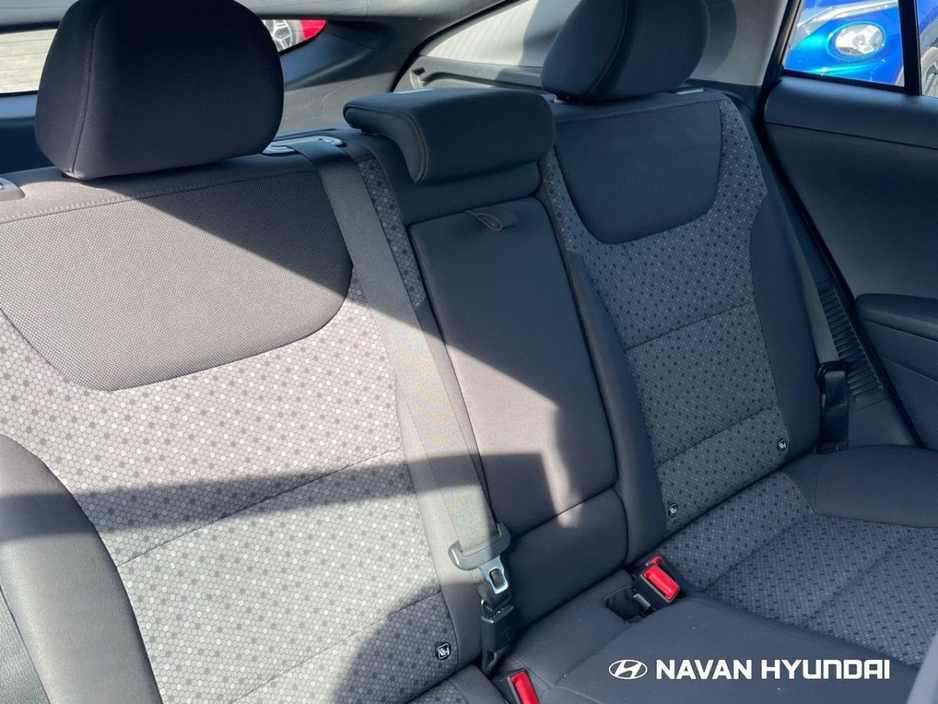 2018 Hyundai Ioniq - image 13