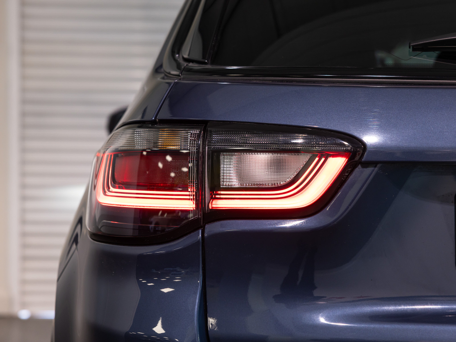 2025 Jeep Compass - image 10