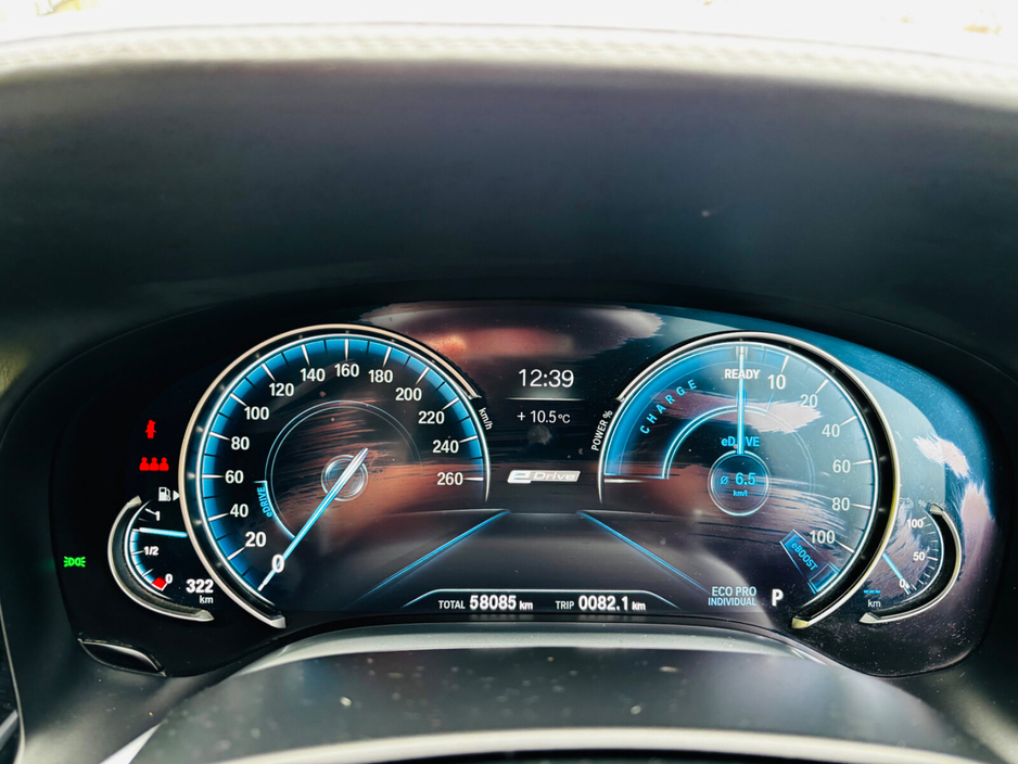 2018 BMW 7 Series - image 12