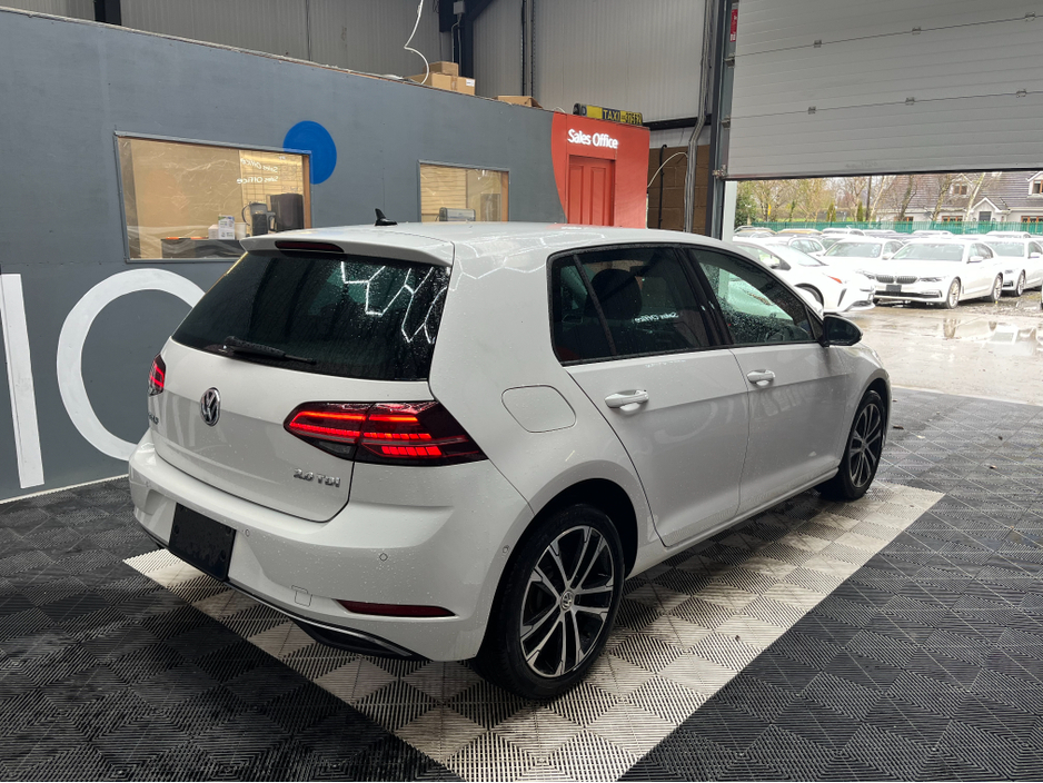 2020 Volkswagen Golf - image 2