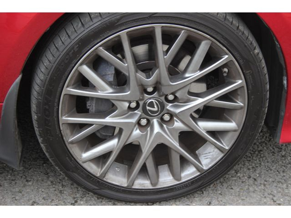 2016 Lexus RC 300 h - image 10