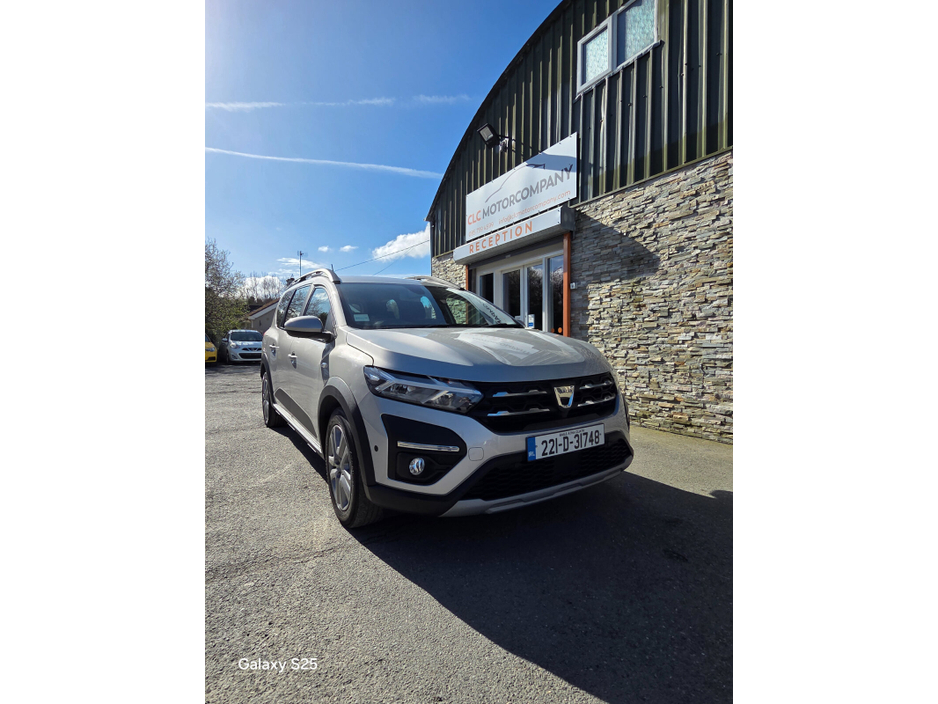 2022 Dacia Jogger - image 3