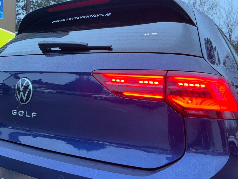 2023 Volkswagen Golf - image 23