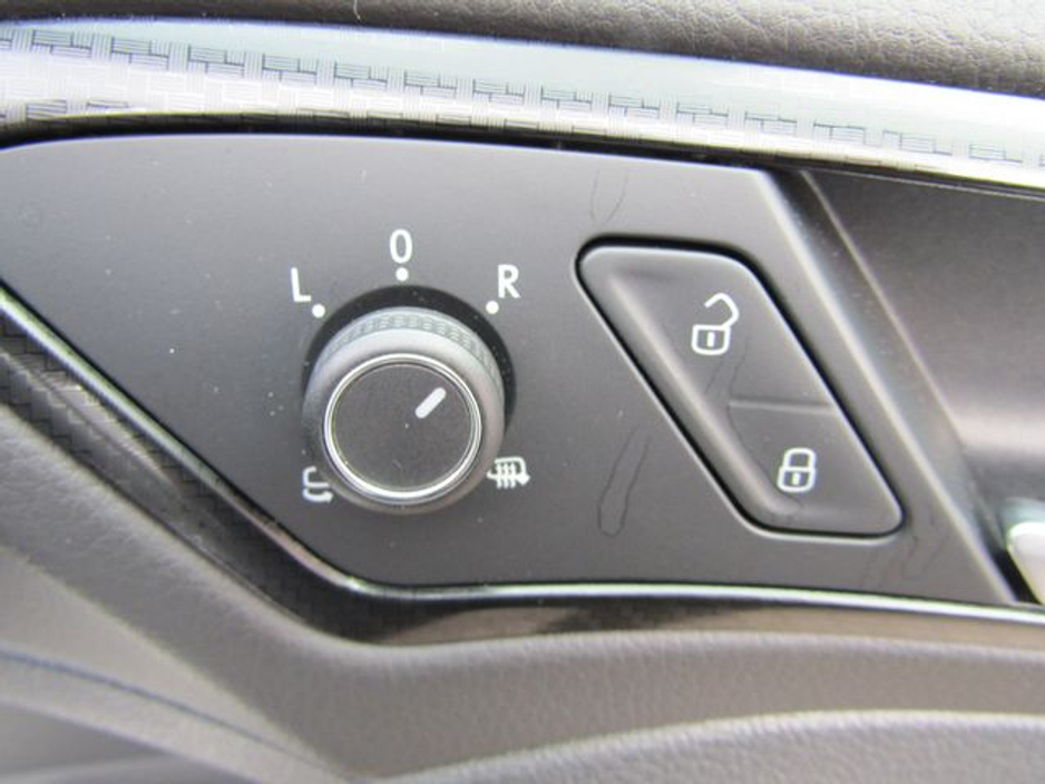 2015 Volkswagen Golf GOLF R ESTATE AWD 5DR Auto €21,950