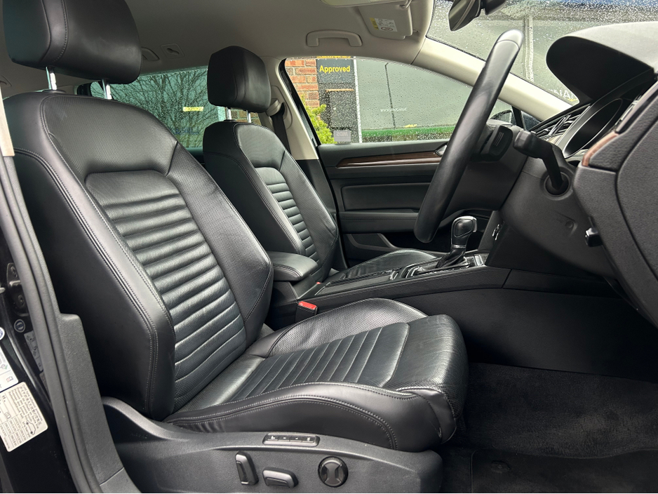 2016 Volkswagen Passat - image 22