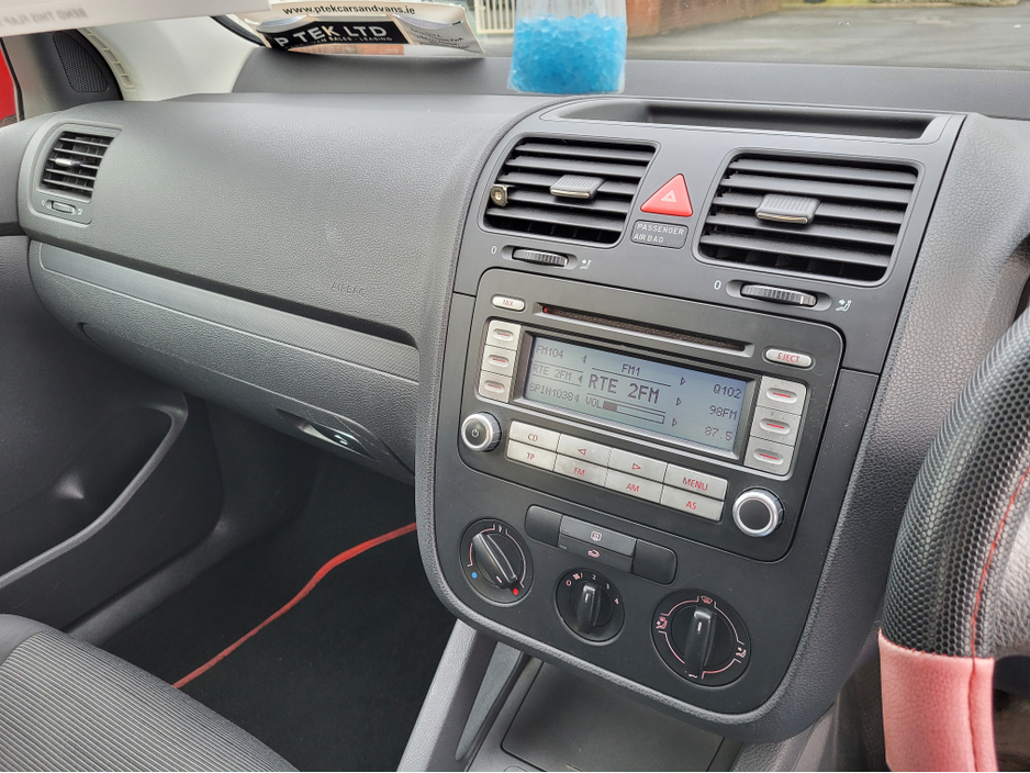 2007 Volkswagen Golf - image 18