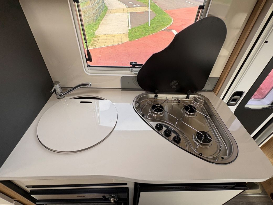 2024 Ford Transit - image 13