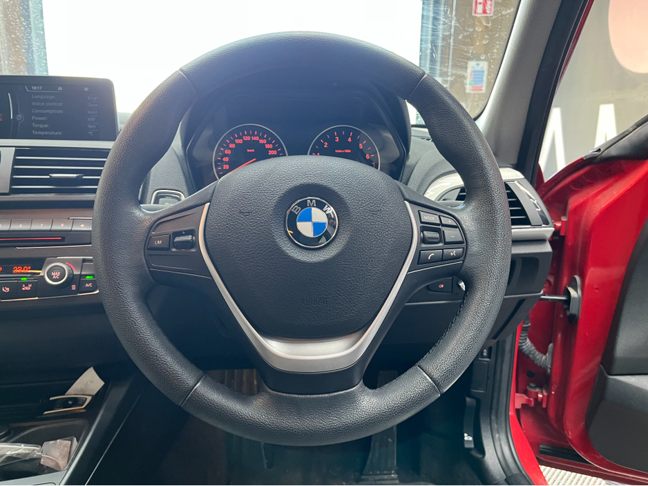 2015 BMW 1 Series - image 8