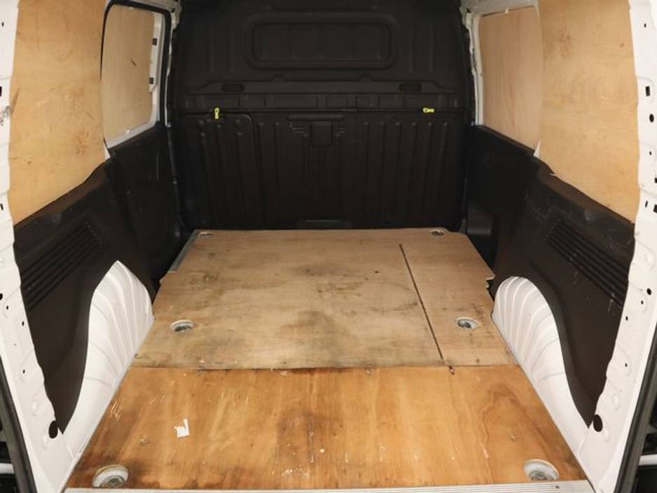 2022 Peugeot Partner - image 13