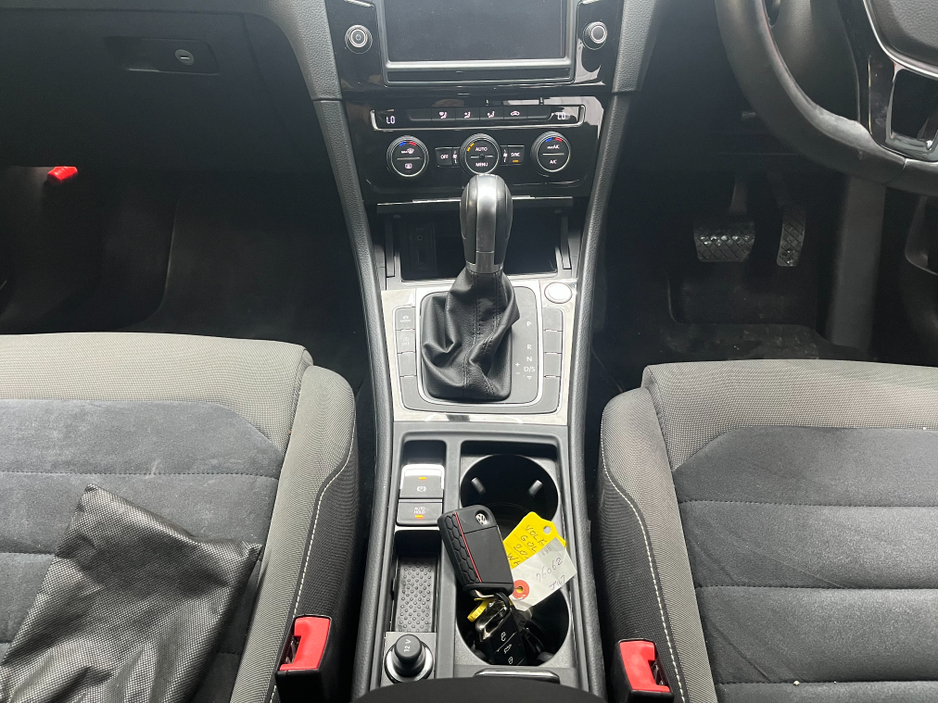 2015 Volkswagen Golf - image 16