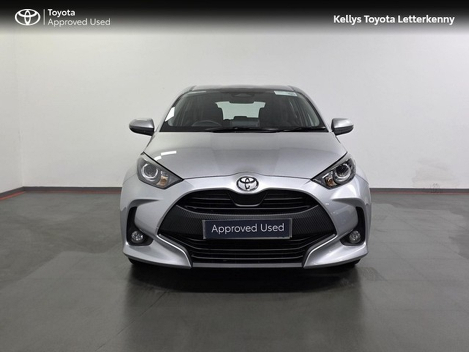 2025 Toyota Yaris - image 4