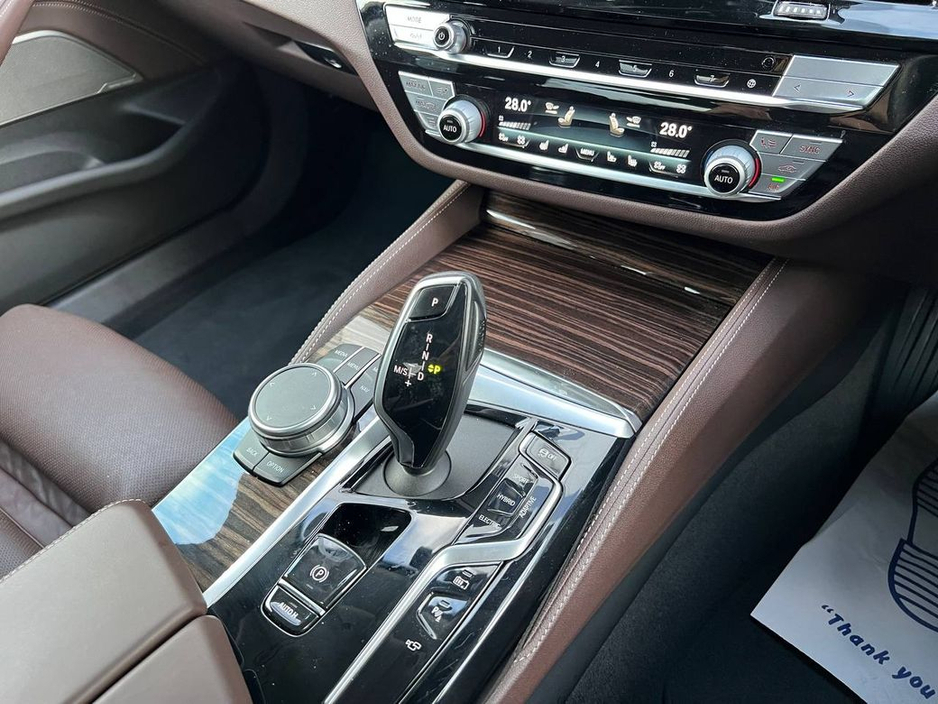 2022 BMW 5 Series 530e LUXURY LINE 2.0 HYBRID // HARMAN/KARDON // 360 VISUAL PARKING ASSIST // BMW INDIVIDUAL HEATED & COOLED SEATS €34,900