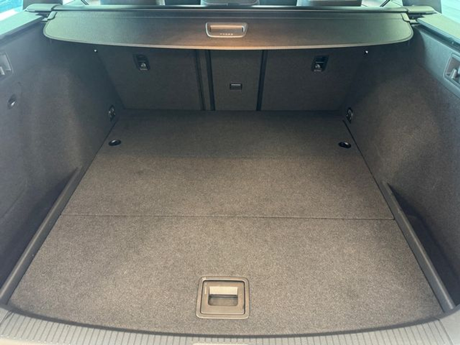 2016 Volkswagen Golf - image 18