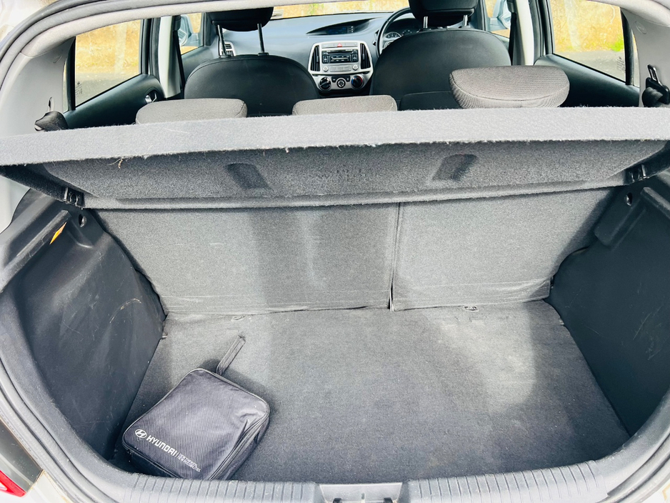2012 Hyundai i20 - image 14