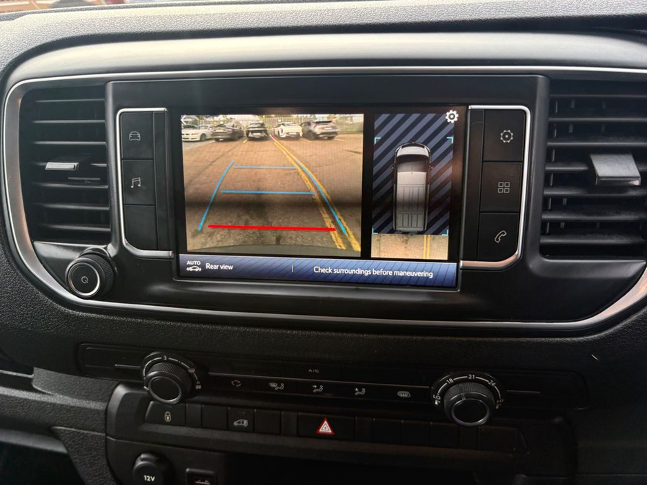 2024 Toyota Proace - image 11