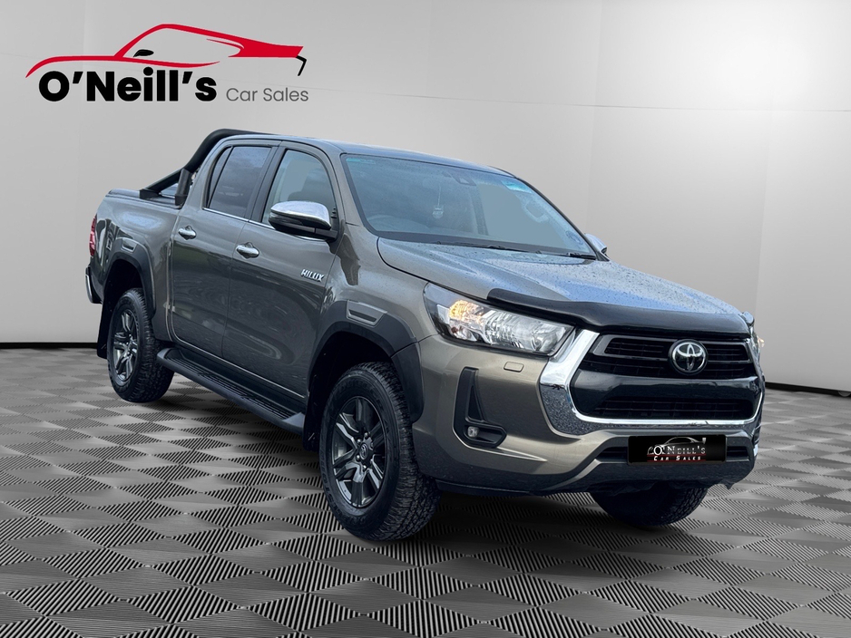2025 Toyota Hilux *NO VAT* 2.8L SR5 MANUAL #340 €52,999