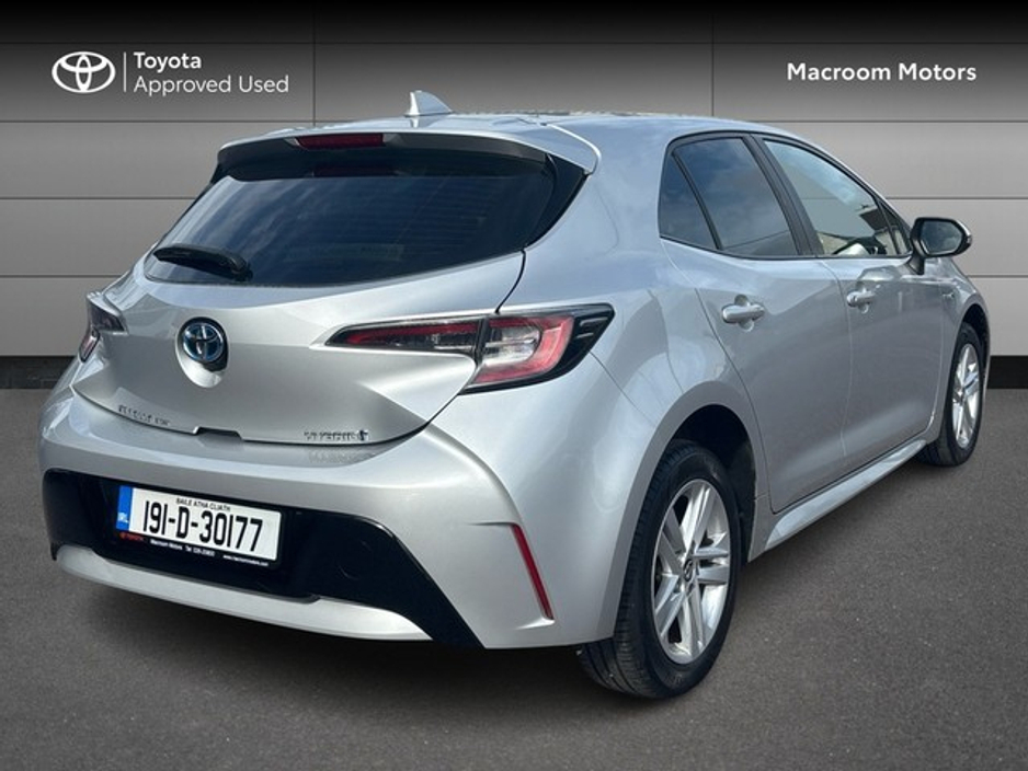 2019 Toyota Corolla - image 2