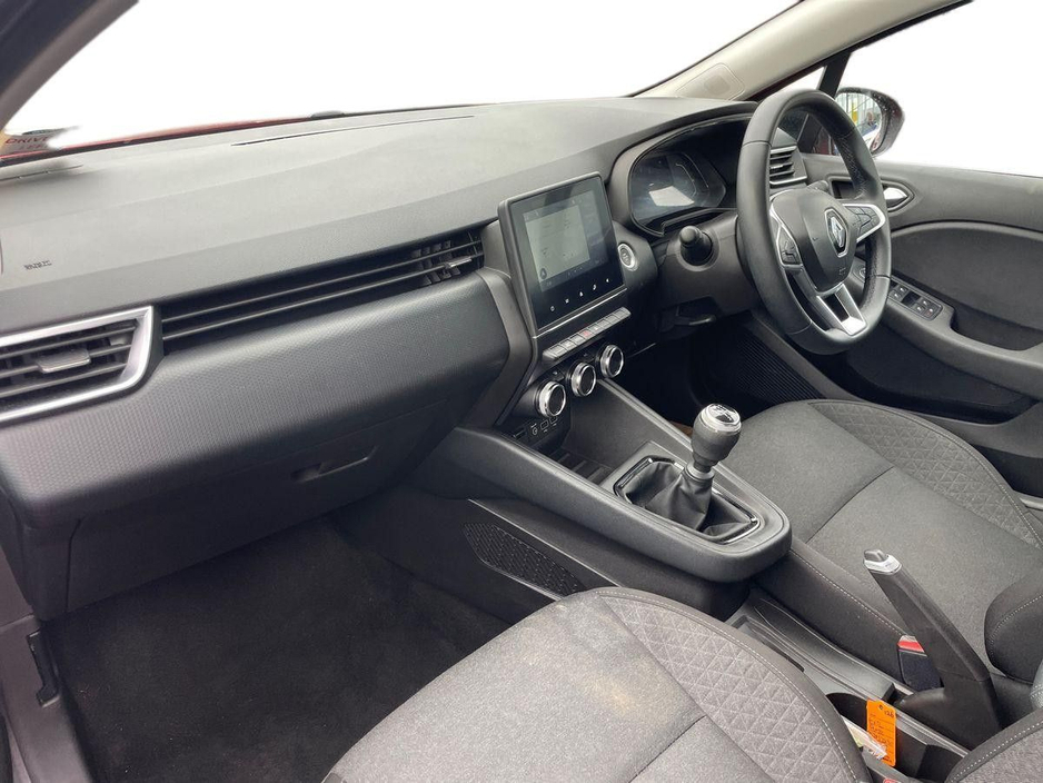 2023 Renault Clio - image 5