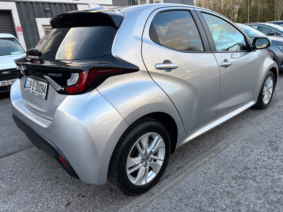 2023 Mazda Mazda2 - image 7