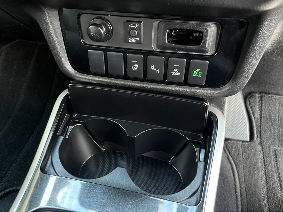 2021 Mitsubishi Outlander 4WD BLACK EDITION PLUG IN HYBRID 2.4 PETROL //HALF LEATHER HEATED SEATS AND STEERING WHEEL//REVERSE CAMERA//KEYLESS ENTRY//ADAPTIVE CRUISE CONTROL// €27,950