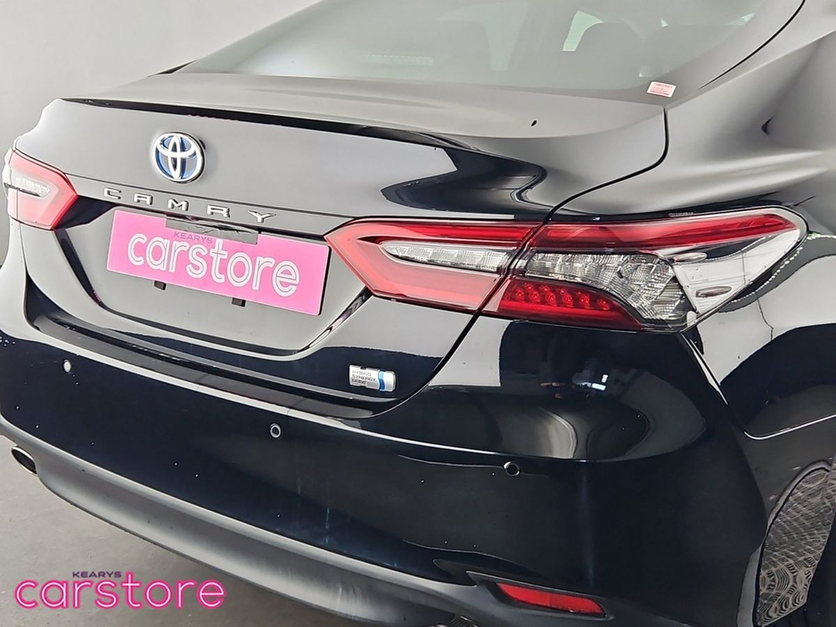 2020 Toyota Camry - image 15