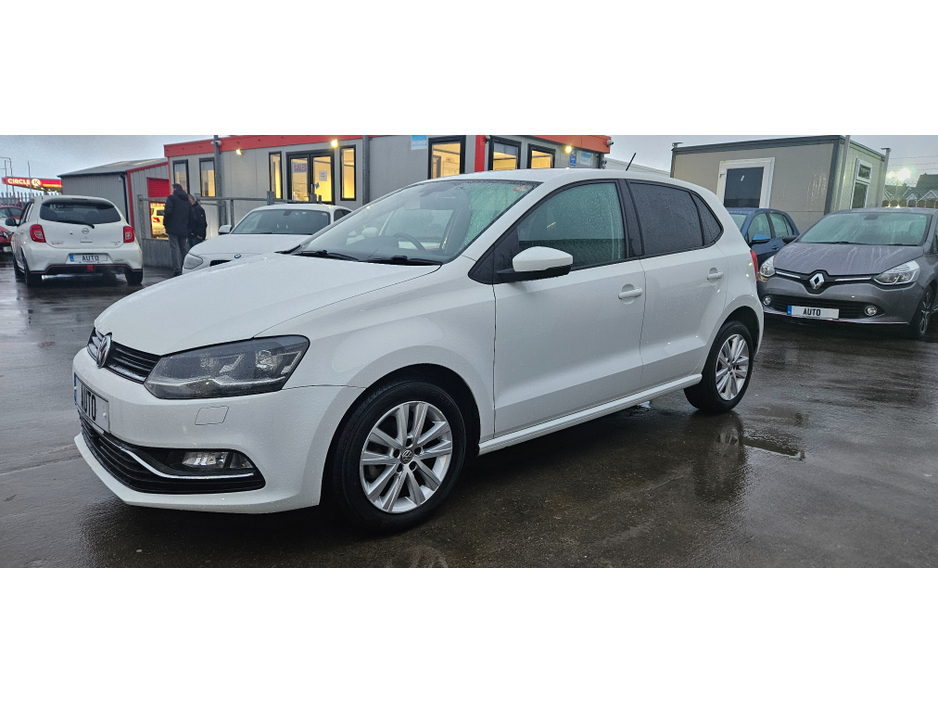 2015 Volkswagen Polo auto 1.2 comfortline plus low kms high spec €10,995