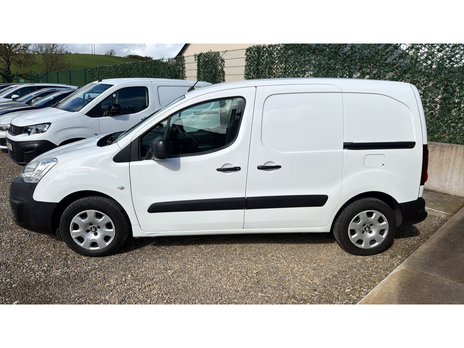 2018 Peugeot Partner - image 4