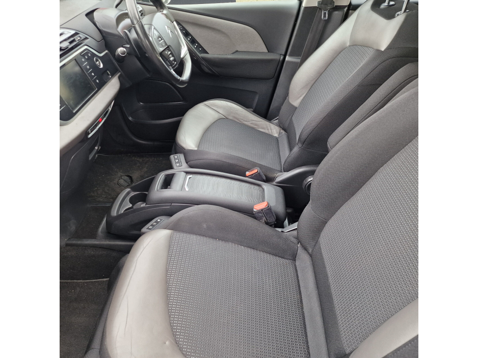 2015 Citroen Grand C4 Picasso - image 15