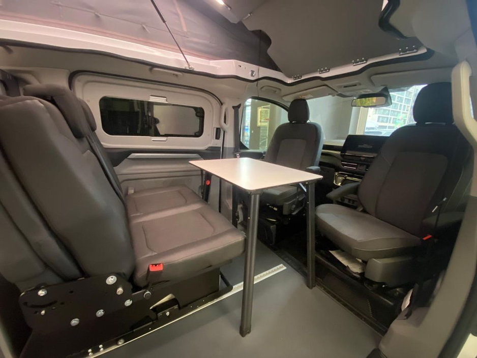 2025 Ford Tourneo Custom - image 12