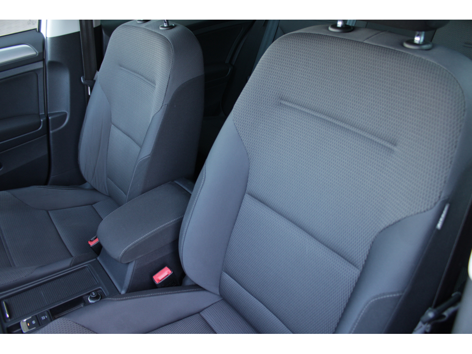 2016 Volkswagen Golf - image 21