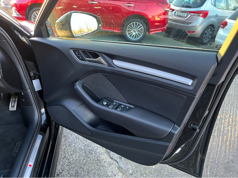 2020 Audi A3 S-LINE HATCHBACK AUTOMATIC 1.4 PETROL //ONLY 5653 MILES//HIGH SPEC//HEATED HALF LEATHER SEATS//KEYLESS ENTRY//REVERSE CAMERA//BLIND SPOT WARNING//CARPLAY// €25,950