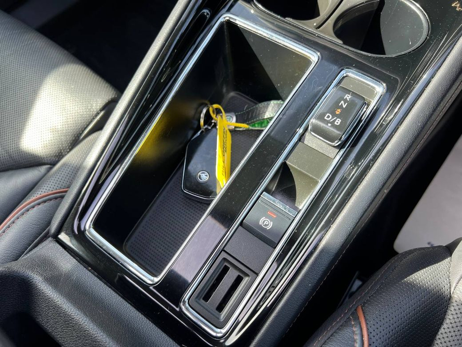 2022 Skoda Enyaq - image 12