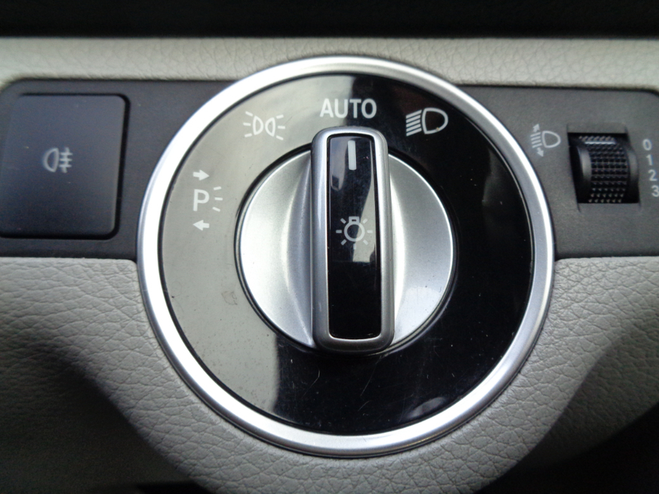 2012 Mercedes-Benz C Class - image 14