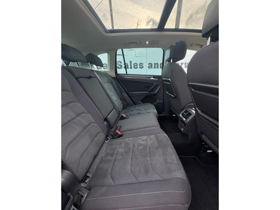 2018 Volkswagen Tiguan - image 37