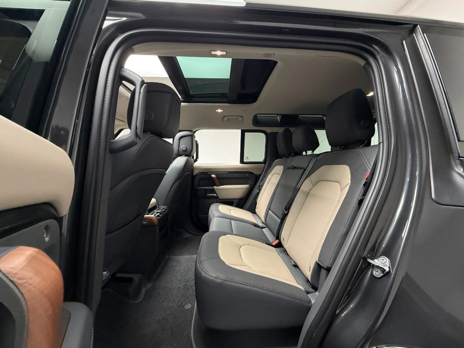 2024 Land Rover Defender - image 16