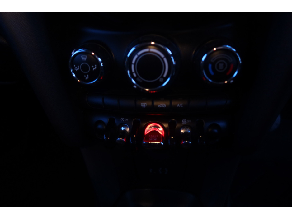 2015 MINI Hatch - image 29