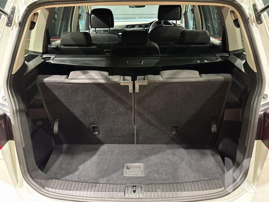 2017 Volkswagen Touran - image 14