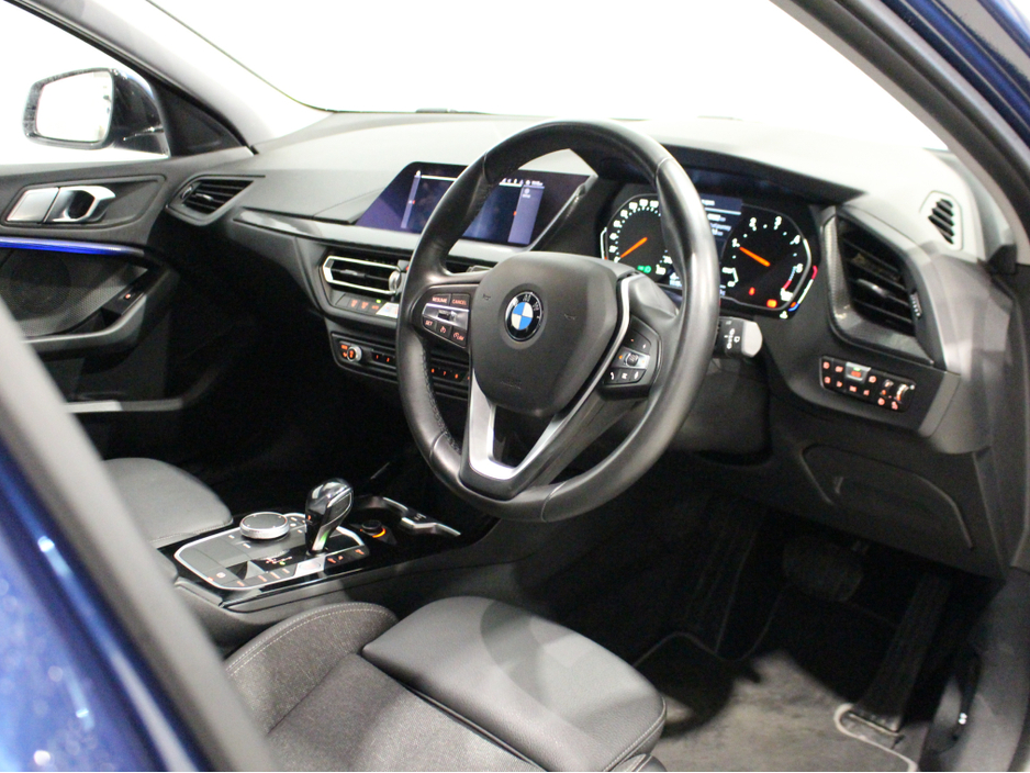 2021 BMW 1 Series - image 17