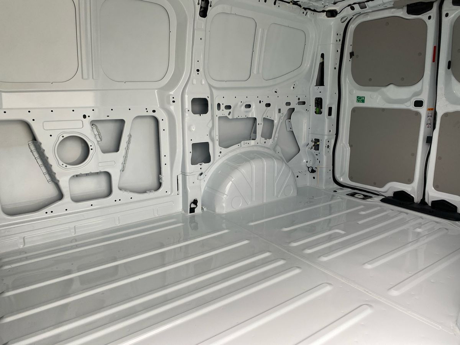 2026 Ford Transit Custom - image 10