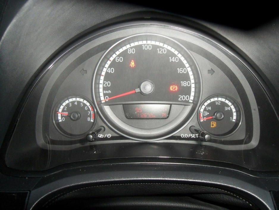 2016 Volkswagen up! - image 9