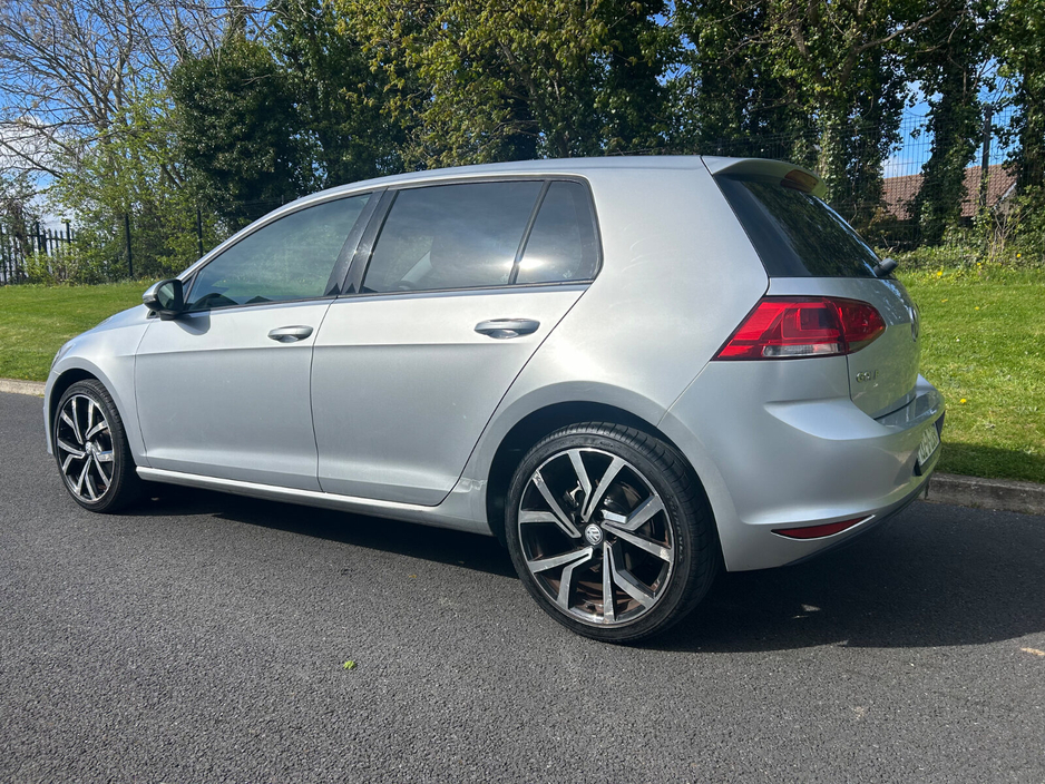 2013 Volkswagen Golf - image 7