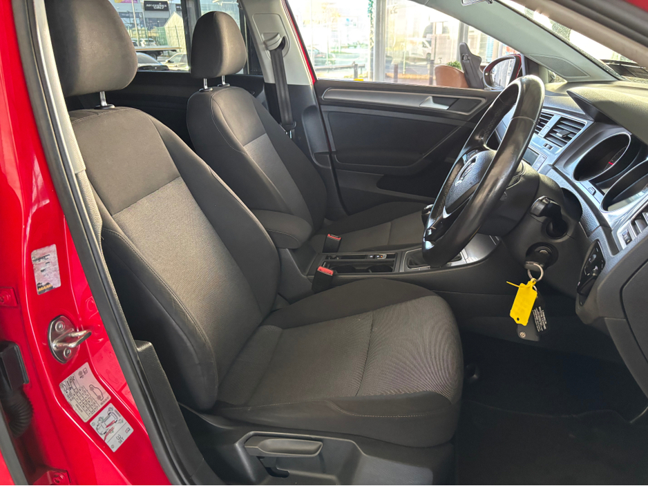 2016 Volkswagen Golf - image 10