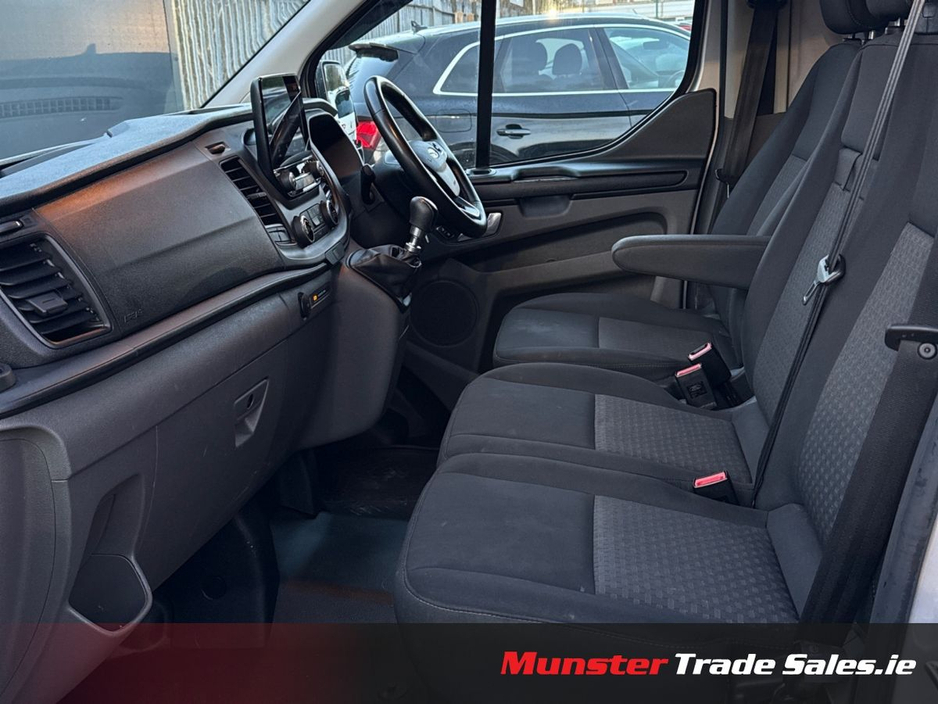 2023 Ford Transit Custom - image 8