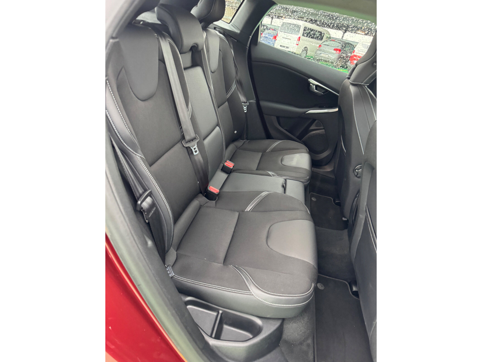 2013 Volvo V40 1.6 D2 DRIVE S/S SE €8,950