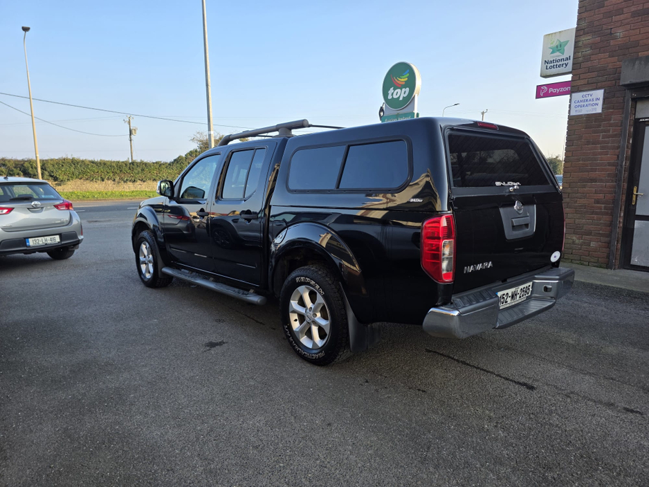 2015 Nissan Navara - image 3
