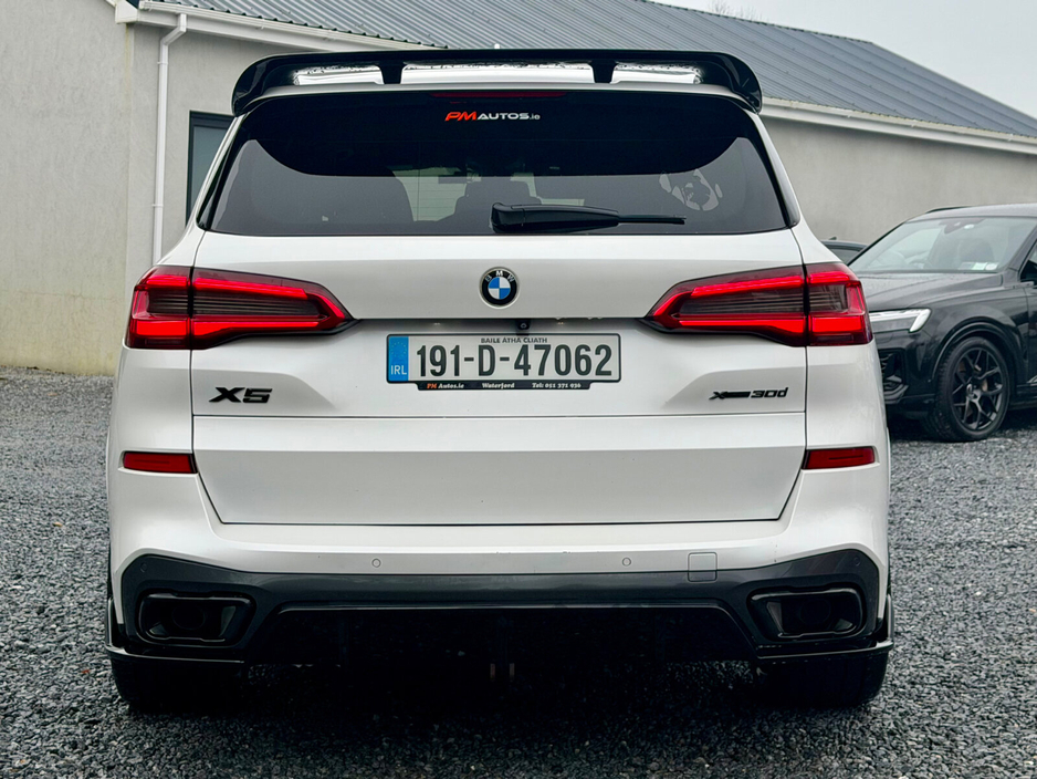2019 BMW X5 - image 6